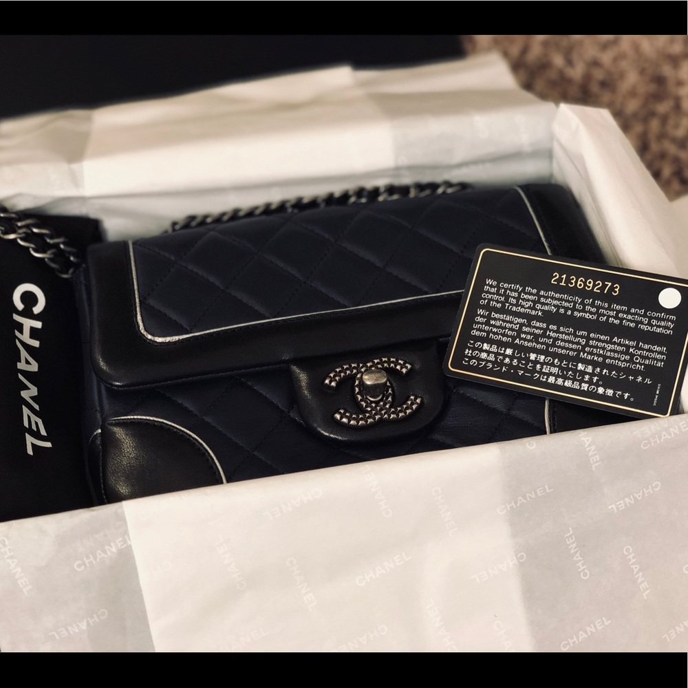 Authentic Chanel bag - Picture 7 of 7